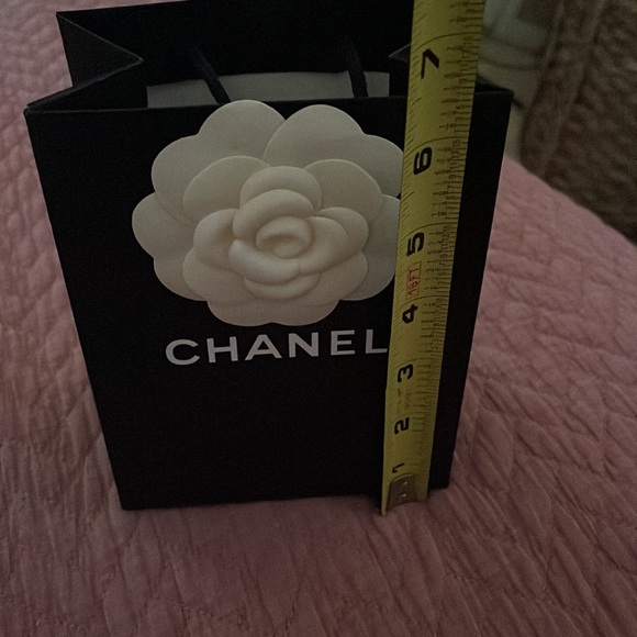 New Chanel - Picture 8 of 9